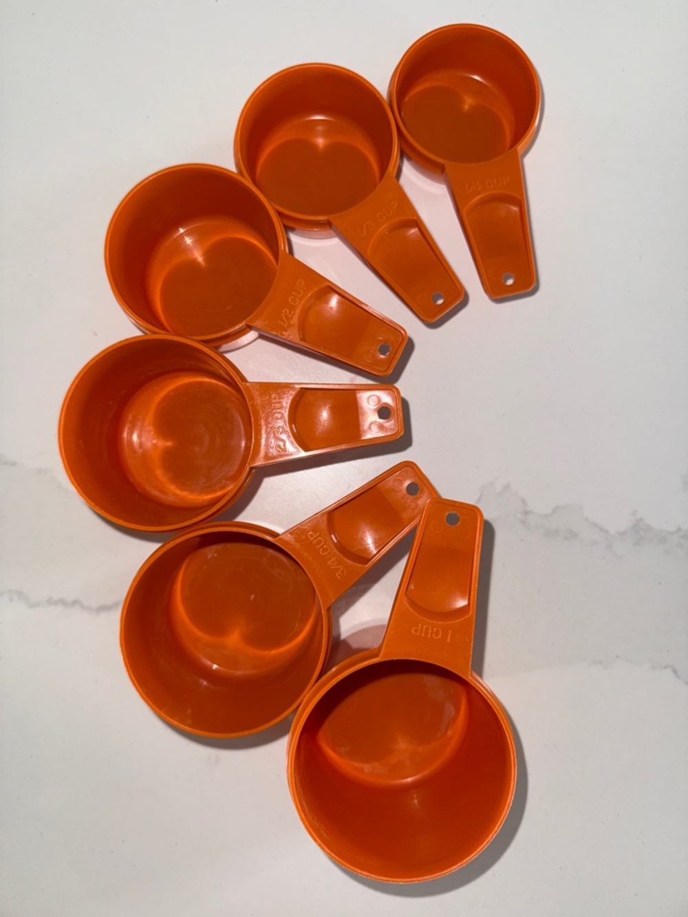 Vintage Tupperware Bright Orange Plastic Measuring Cups - 6 cups Stackable Set - Picture 3 of 4